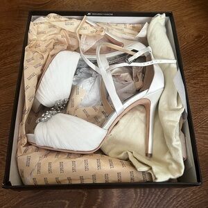 Brand new Badgley Mischka heels size 8